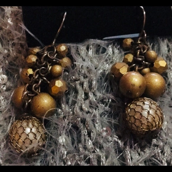Earrings - Picture 2 of 3
